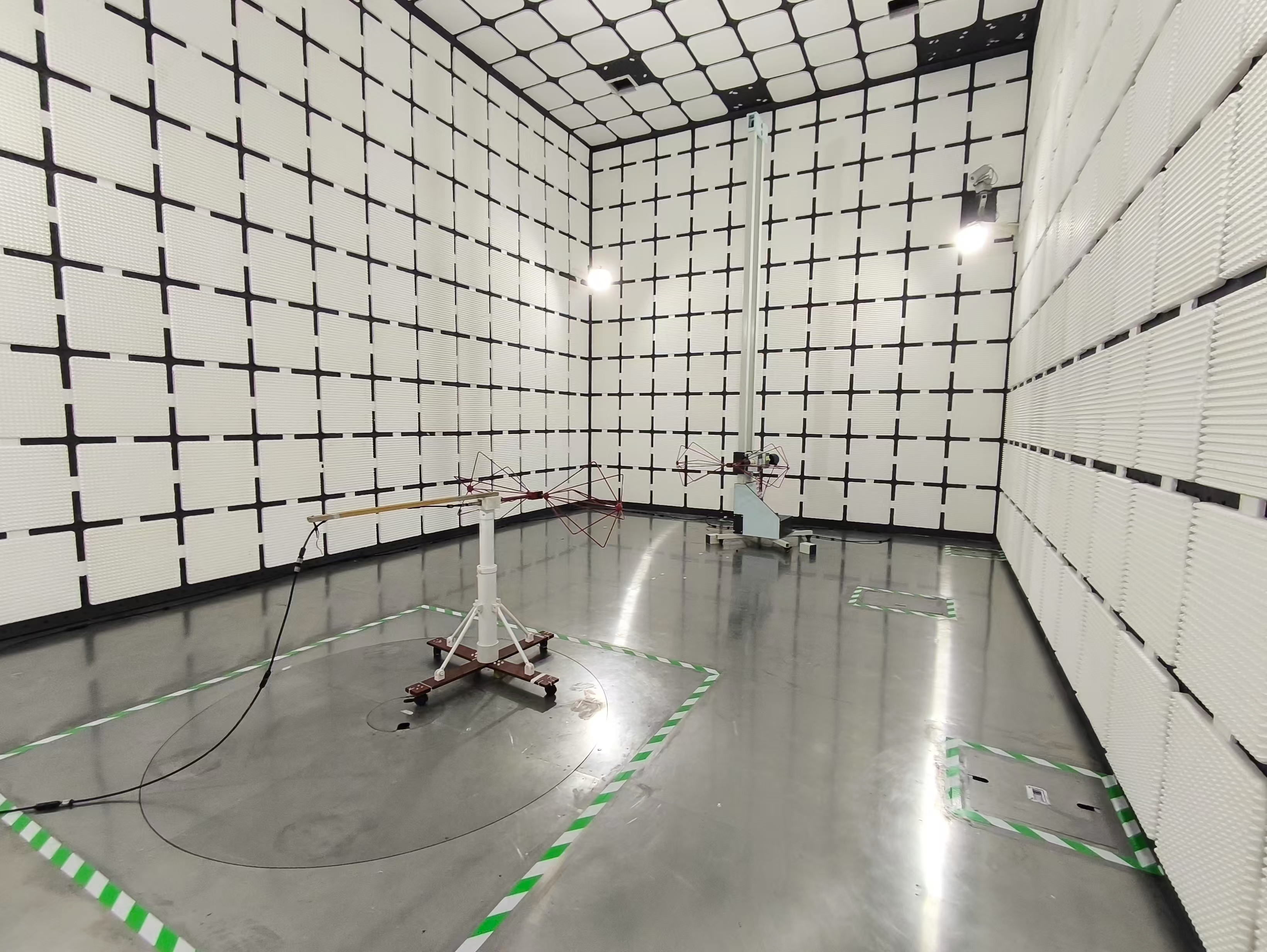 966 半電波暗室 966 半電波暗室